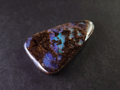 0903-9　ボルダーオパール（穴あき）　43.60ct