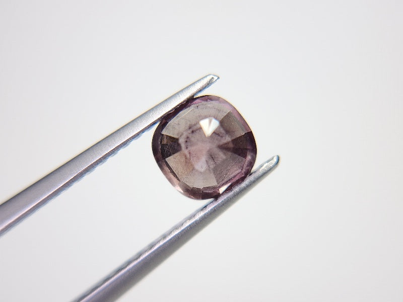 ccGA-19　カラーチェンジガーネット　1.35ct