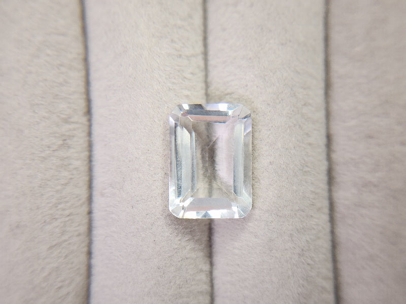 SUI-19　水晶　6.87ct