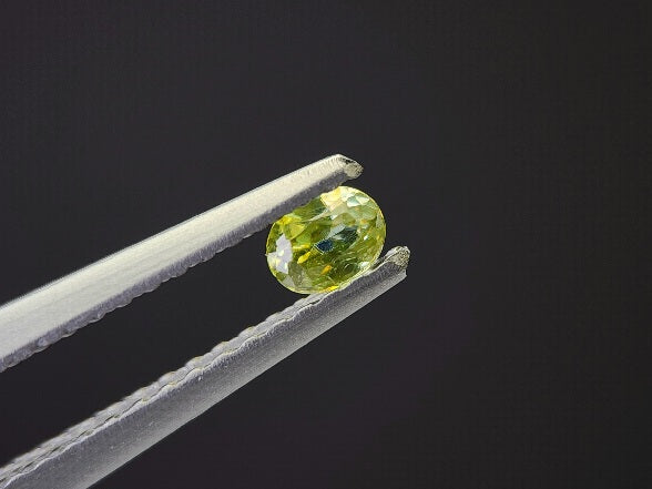 0932-1-7　スフェーン　0.13ct