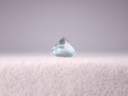 gBE-1　グリーンベリル　0.99ct