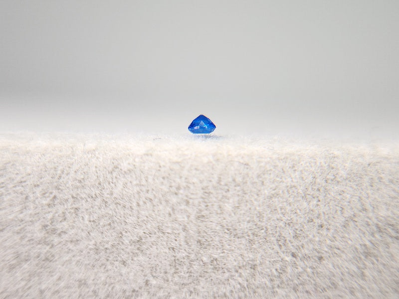 0129-4　アウイナイト　0.01ct