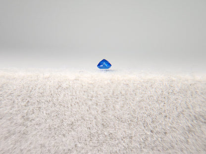 0129-4　アウイナイト　0.01ct