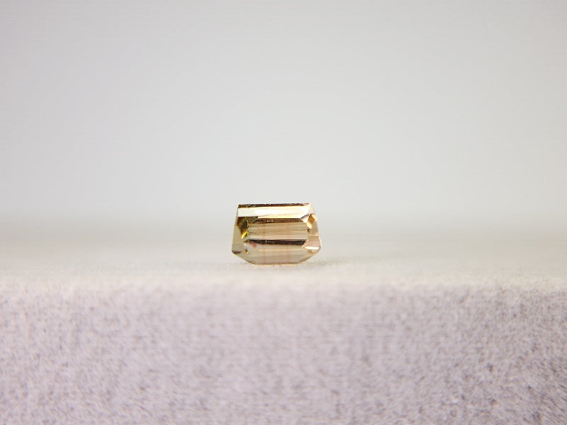 0879-23　トルマリン  0.74ct　