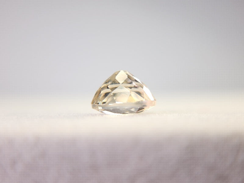 0010-1-2　ジルコン　1.81ct