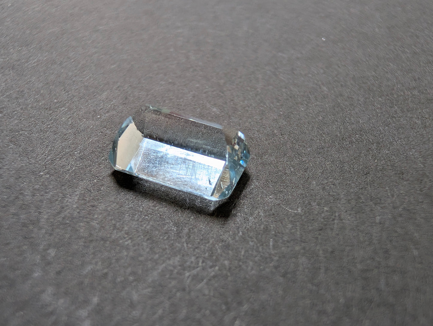 0053 バイカラートパーズ 3.69ct