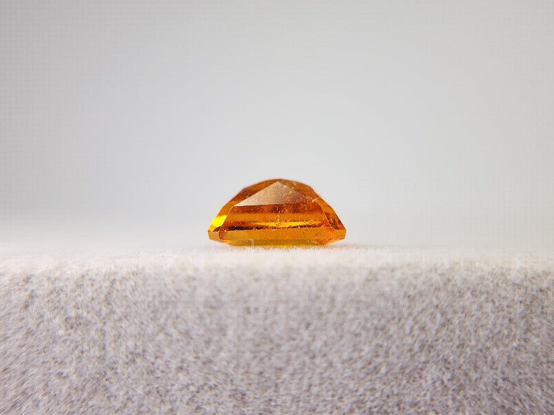 0218-1　クリノヒューマイト　1.10ct