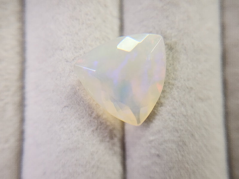 0916-32　オパール　3.40ct