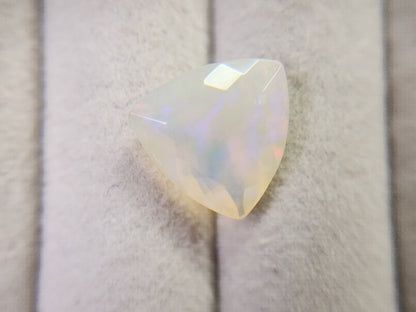 0916-32　オパール　3.40ct