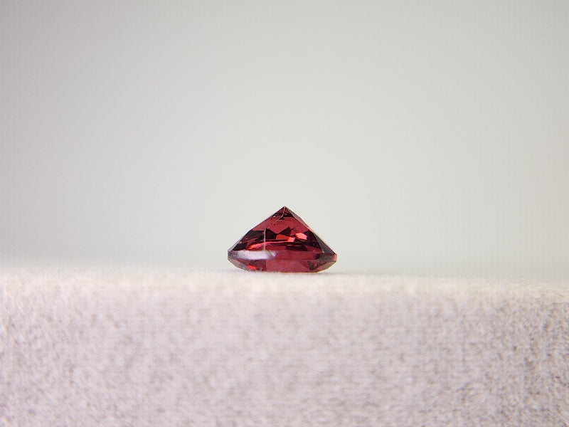 0910-2-4　ガーネット　1.58ct