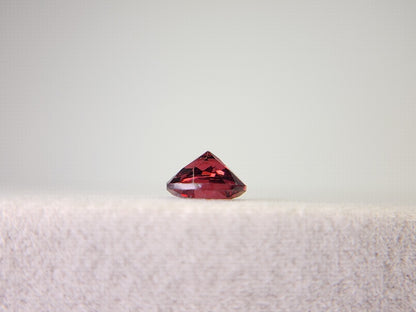 0910-2-4　ガーネット　1.58ct