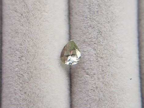 0644-10-3　ゾイサイト　0.36ct