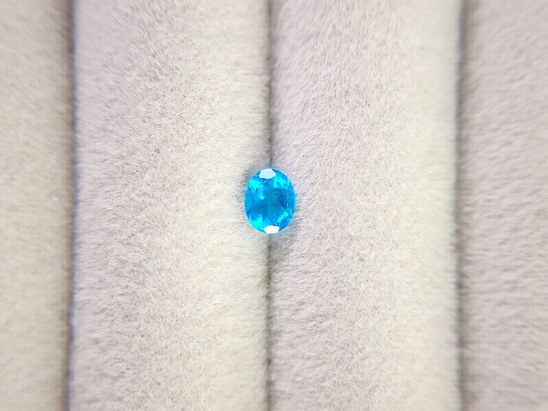 0531-1　ネオンブルーアパタイト　0.36ct