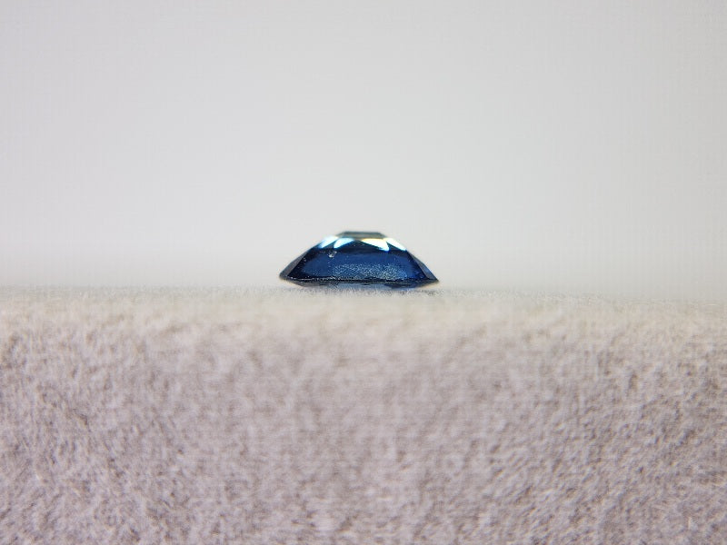 0904-60　サファイア　0.57ct