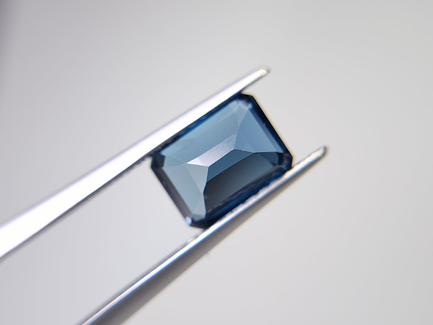 0931-6　ロンドンブルートパーズ　2.06ct