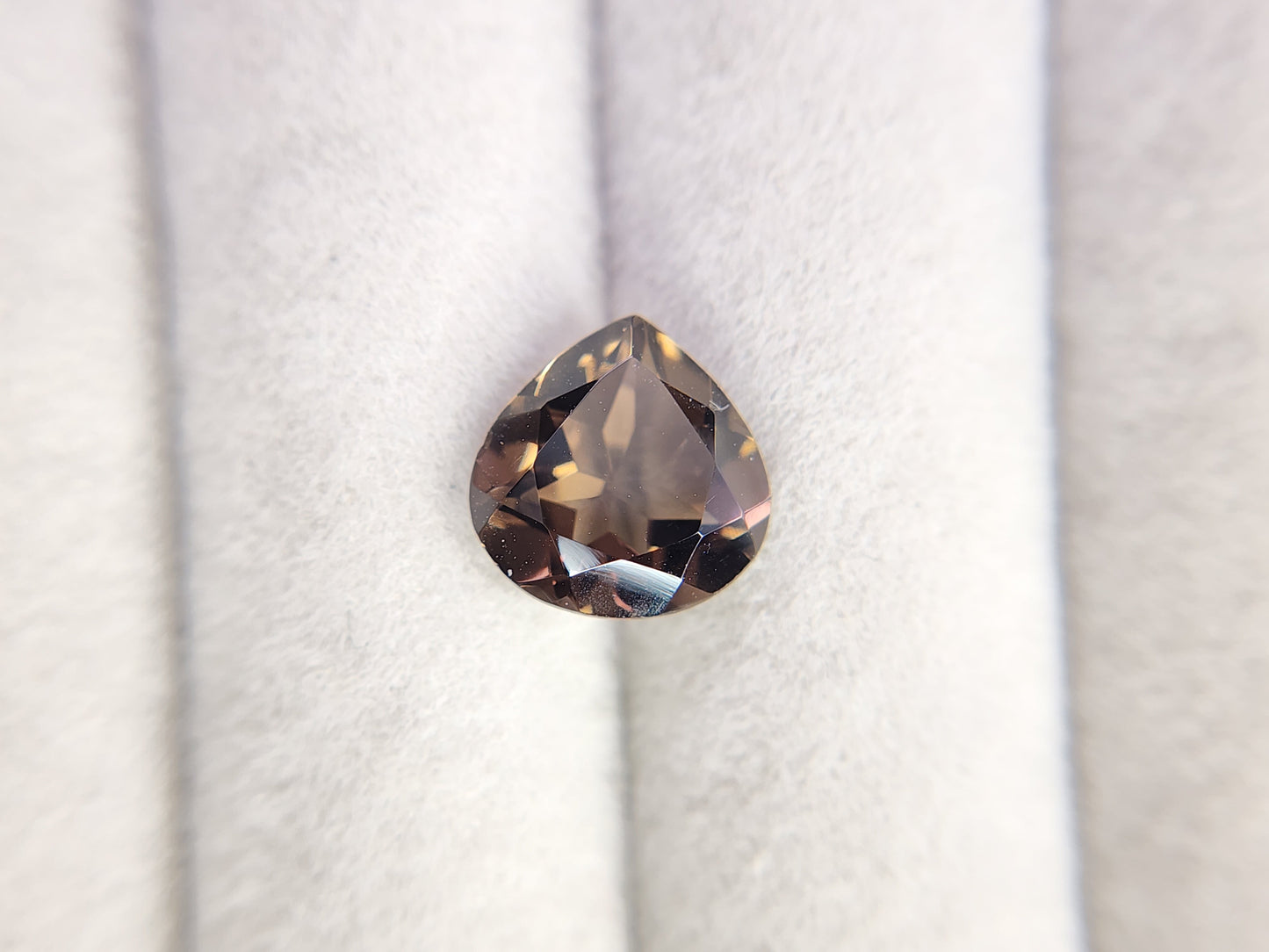 0902-7　スモーキークォーツ（欠けあり）　2.94ct