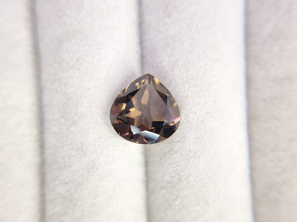 0902-7　スモーキークォーツ（欠けあり）　2.94ct