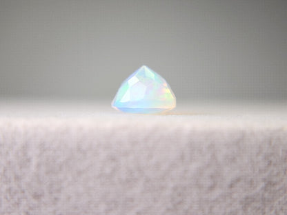 0909-3-3　オパール　0.98ct