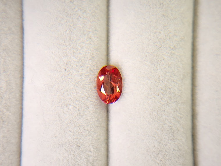 0152-1-12　バイカラーアンデシン　0.39ct