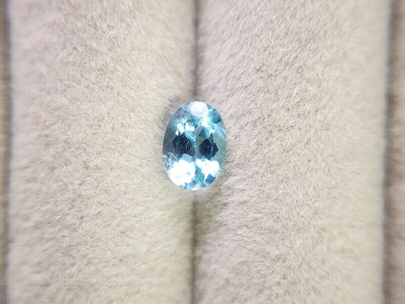 0008-11　アクアマリン　0.74ct