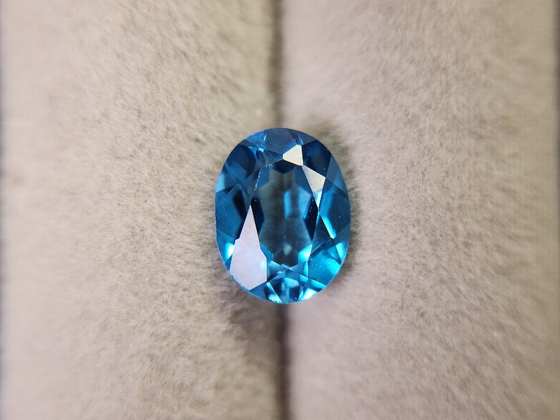 bl-TO-9　ブルートパーズ　2.23ct