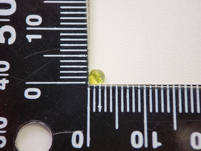 0932-1-8　スフェーン　0.12ct