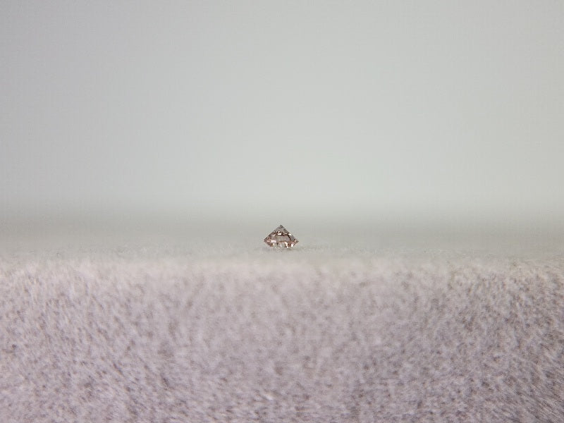 0015-4-1　ピンクダイヤモンド　0.03ct