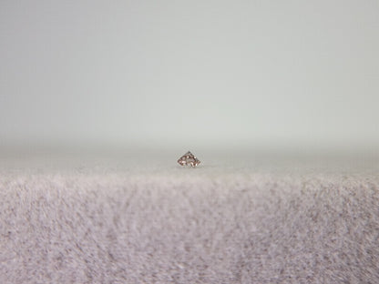 0015-4-1　ピンクダイヤモンド　0.03ct