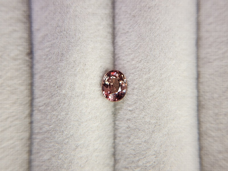 ccGA-8　カラーチェンジガーネット　0.74ct