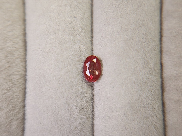 0152-2-9　バイカラーアンデシン　0.41ct