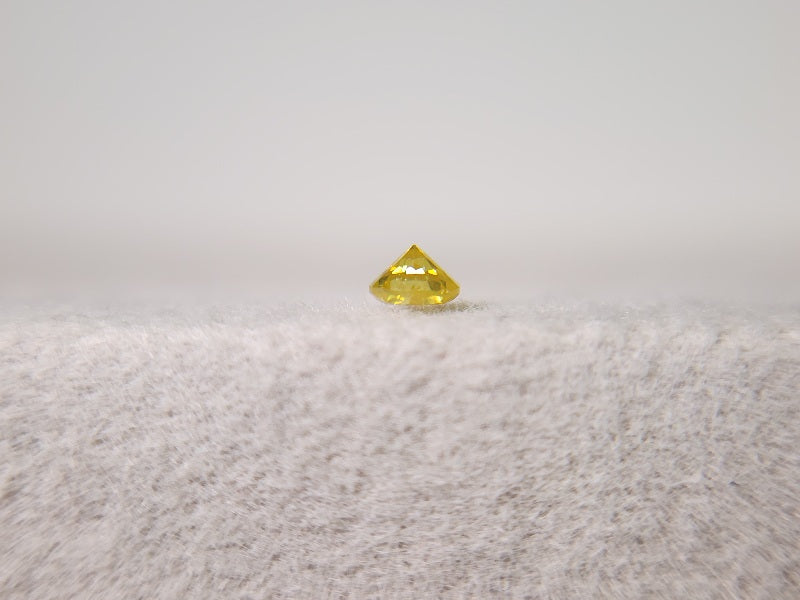 yeDM-7　イエローダイヤモンド　0.07ct