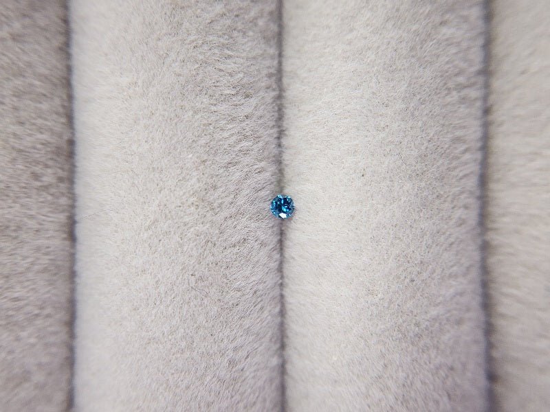 0015-3-10　ブルーダイヤモンド(トリートメント)　0.03ct