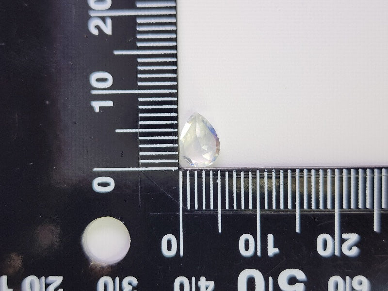 0763-2　アンデシンラブラドライト　0.68ct