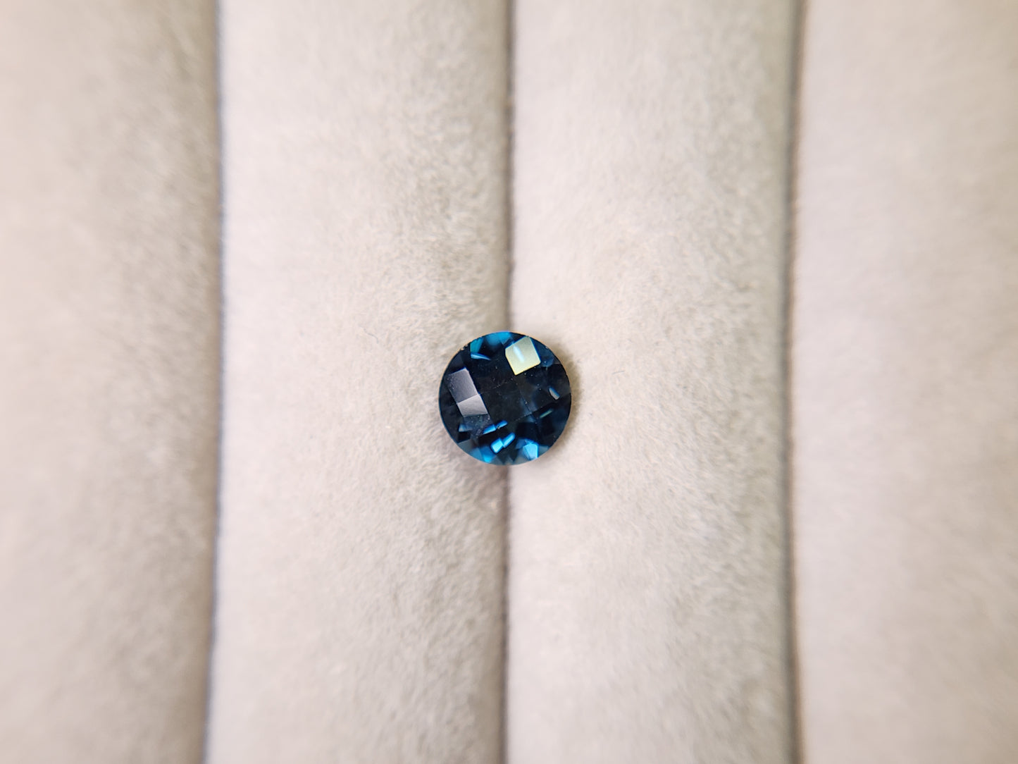 0931-9　ロンドンブルートパーズ　1.55ct