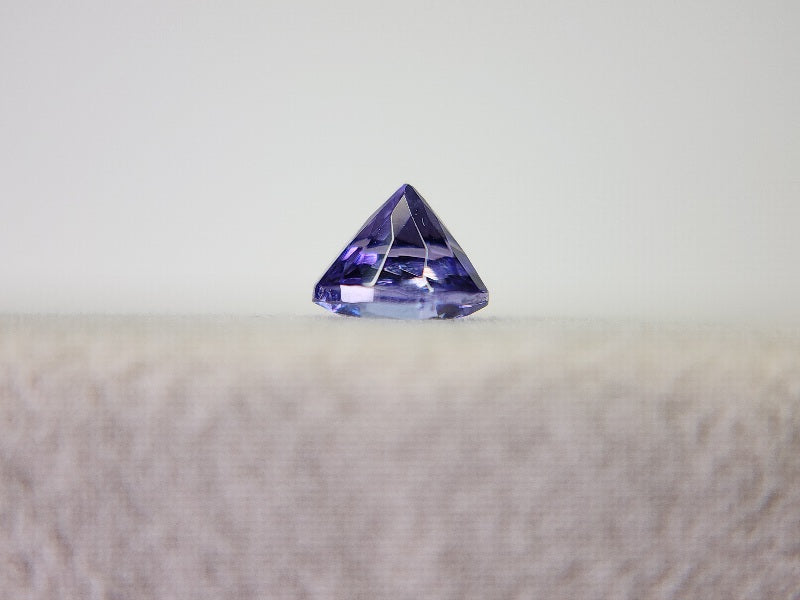 0153-7　タンザナイト　0.99ct