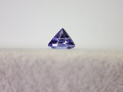 0153-7　タンザナイト　0.99ct