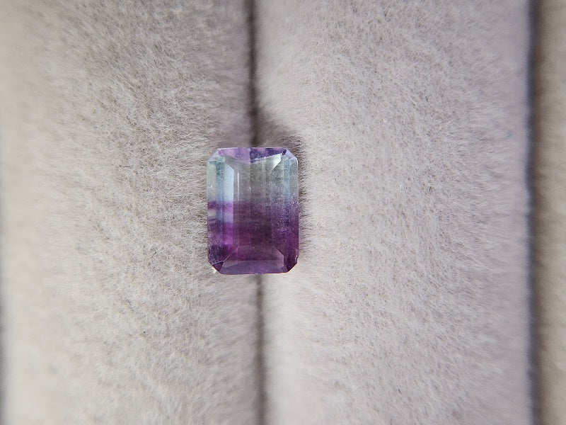 0155-1　バイカラーフローライト　1.13ct