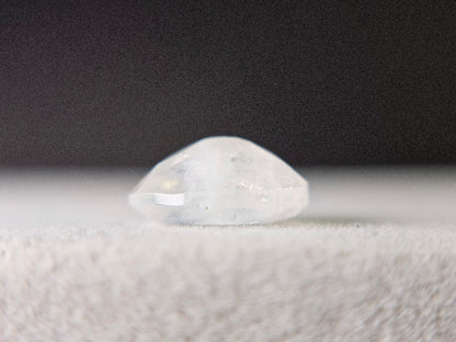 blMO-5　虹入り！ブルームーンストーン　2.50ct