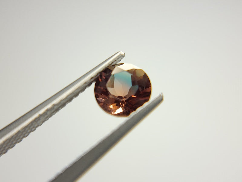 0504-9　バイカラーアンデシン　0.82ct