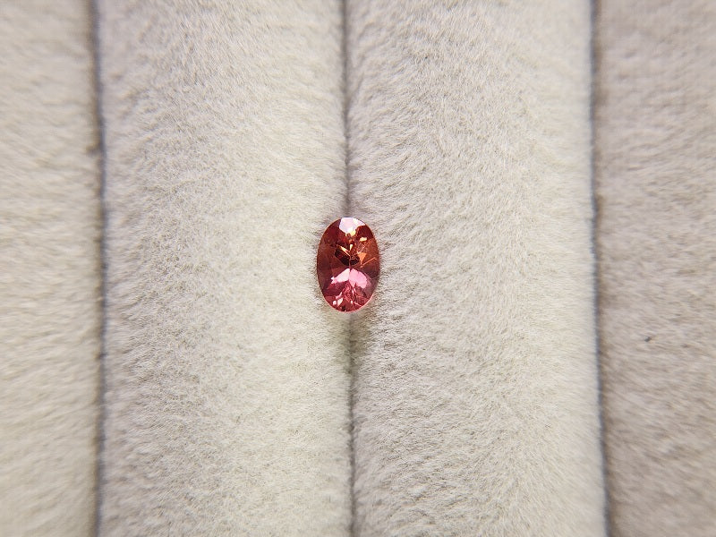 0152-1-33　バイカラーアンデシン　0.35ct