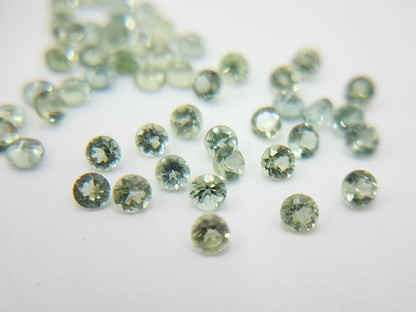 LTE-g-AP-3　【リトル東洋ルース】グリーンアパタイト　合計3.03ct[写真の宝石すべて]