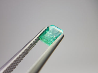 0936-9　エメラルド(ザンビア産)　0.57ct