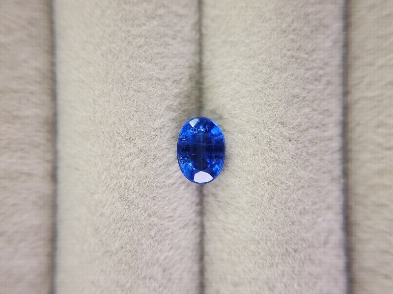 0035-1-35　カイヤナイト　1.23ct