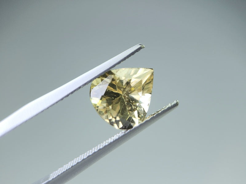 0473-2　イエローグリーンアパタイト　2.70ct