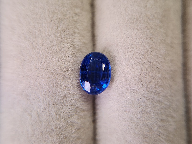 0942-12  カイヤナイト  1.11ct