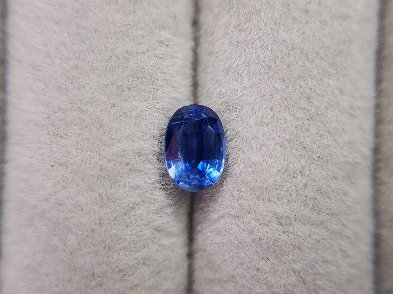0942-18  カイヤナイト  1.07ct