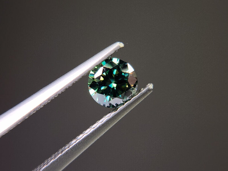 【期間限定】10/18まで　合成グリーンモアッサナイト(5mm)　0.45ct　⑨