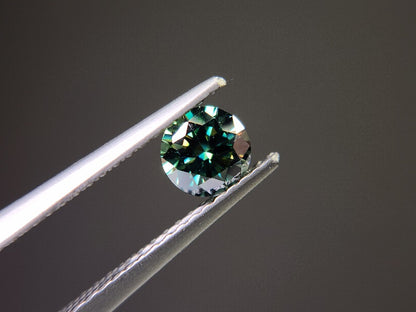 【期間限定】10/18まで　合成グリーンモアッサナイト(5mm)　0.45ct　⑨