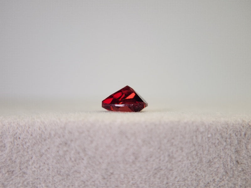 0910-1-14　ガーネット　1.40ct