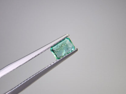 0936-8　エメラルド(ザンビア産)　0.51ct